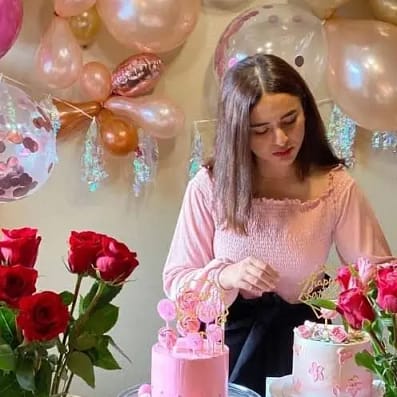 customize birthday cakes
